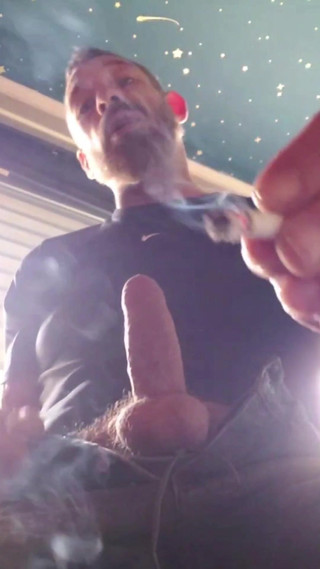 BBIG: Nakit ustası sigara içen aşağılama