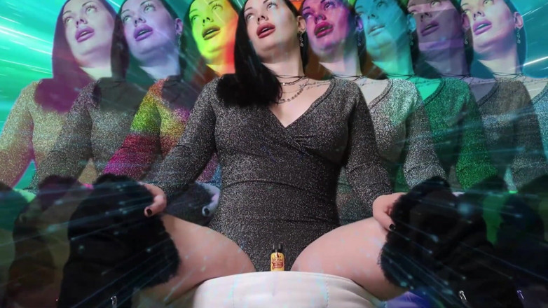 Goddess Misha Goldy: Försiktighet!!! Ju mer du snusar desto mer är du beroende av...
