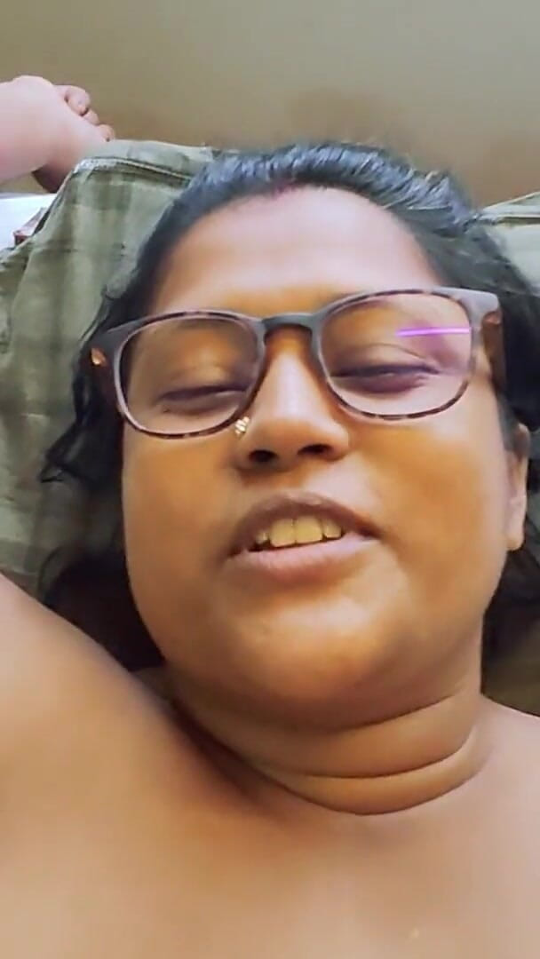 Horny_Bong: Istri india asal bengali dientot sama pria asing