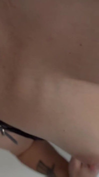 Soumise, Je Me Baise Avec и Gode XXL
