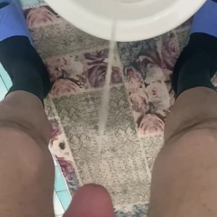 Hakanbeyzade: Turkish Hairy Cock Pee Video