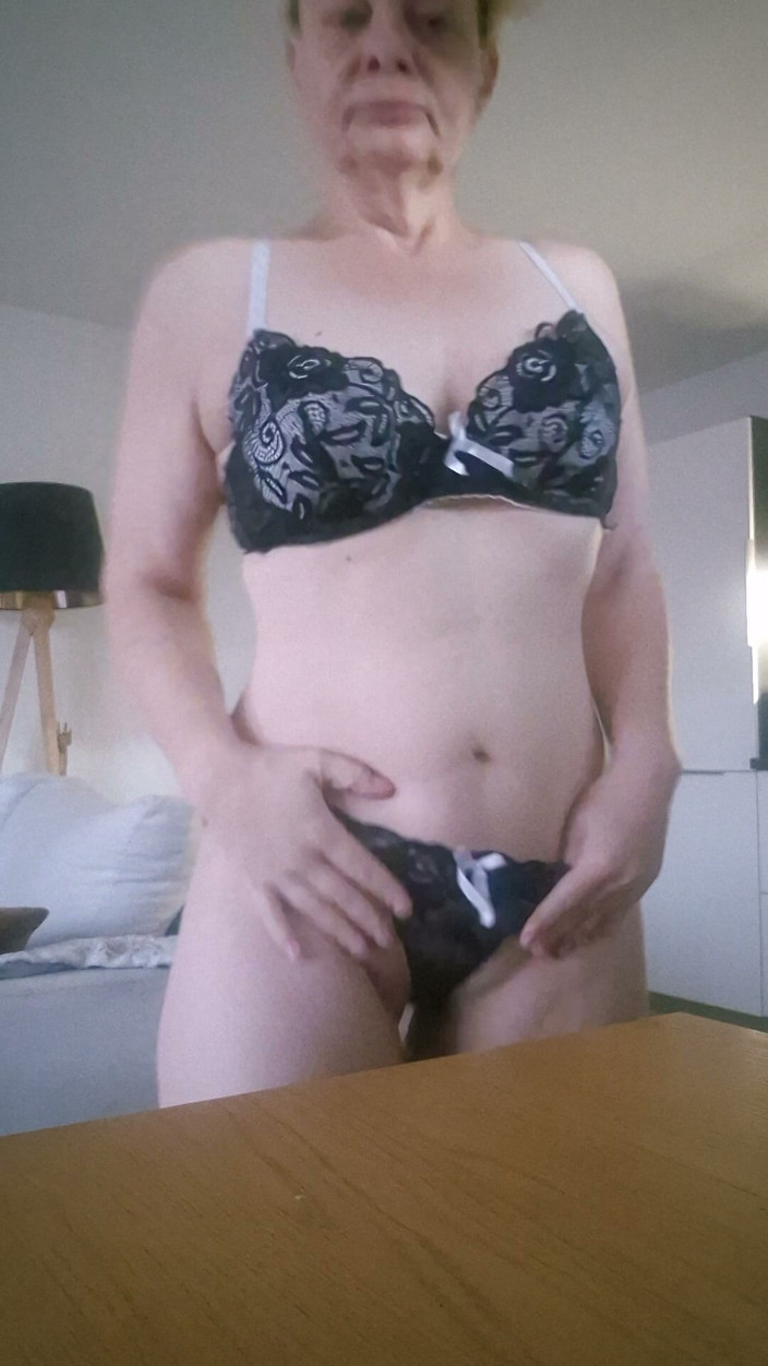 Sofy13: This Morning I'm All Hot and Wet
