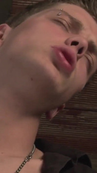 Exkluzivní video bez sedla: Anální šukání mezi sexy nadrženými gayi toužící po tvrdých ptácích