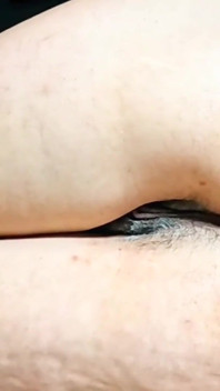 Milf rabuda se masturbando com vibrador
