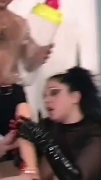 Uma mulher gorda pronta para ser