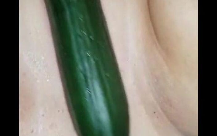 JJ Jewel BBW: Šukání mé kundičky s jídlem