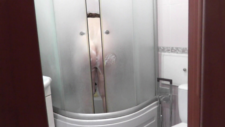 XXX-Platinum: Beautiful naked stepmom takes shower. Adult stepson looks and gives...