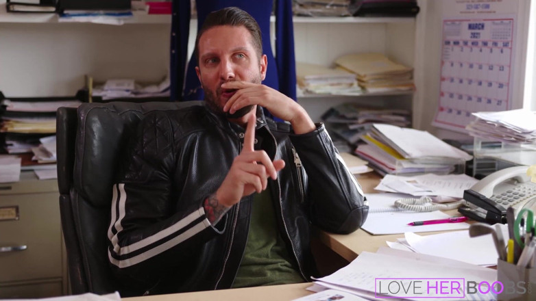 LoveHerFilms: Le mie tette perfette ti stanno aspettando