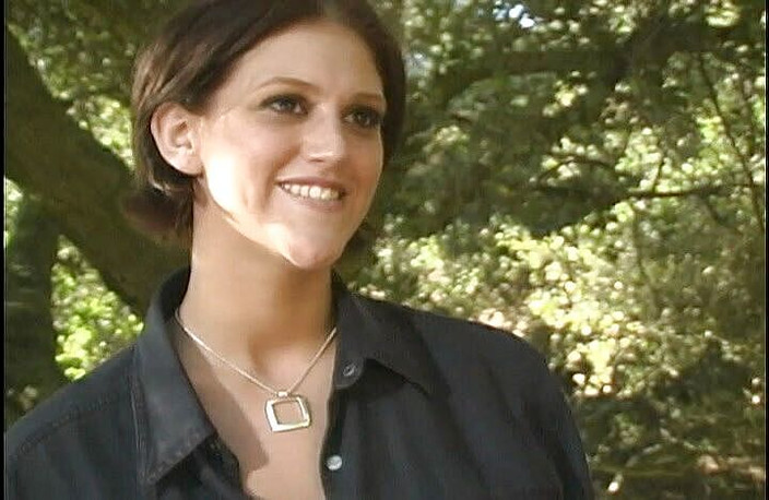 Tight little babes: Perfecte kut brunette met enorme natuurlijke tieten wordt geneukt door...