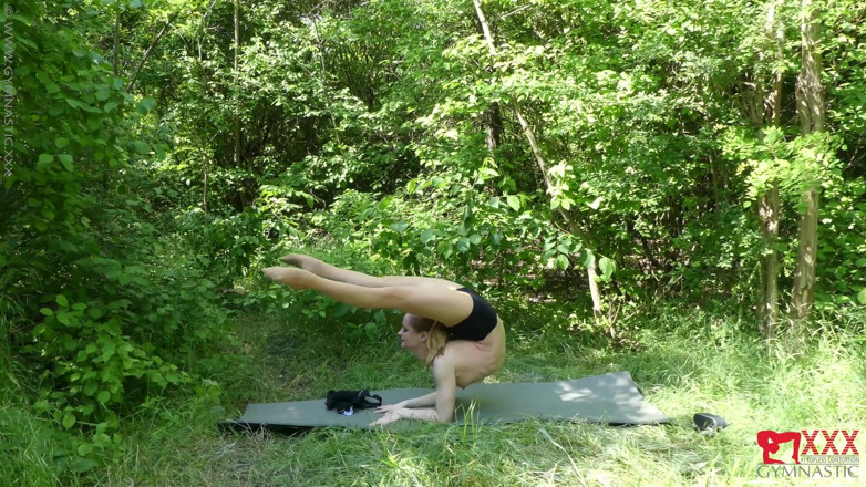 Gymnastic: Ballerina i skogen