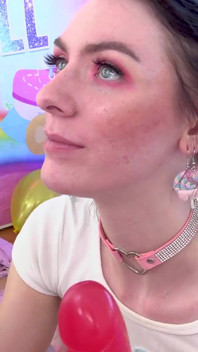 Celestina Bloom, bombasse sexy et mince à petits seins, énorme bite, POV, facefuck, pipe et avalage de sperme