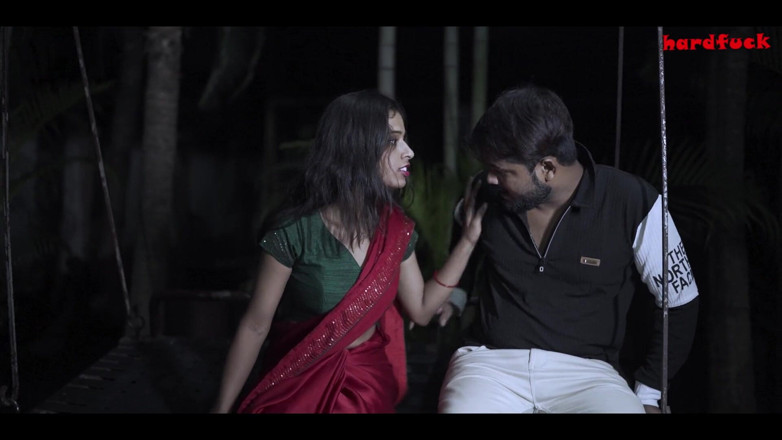 HARDFUCKING: An Unangulated Beautiful Girl in a Saree Is Roaming in...