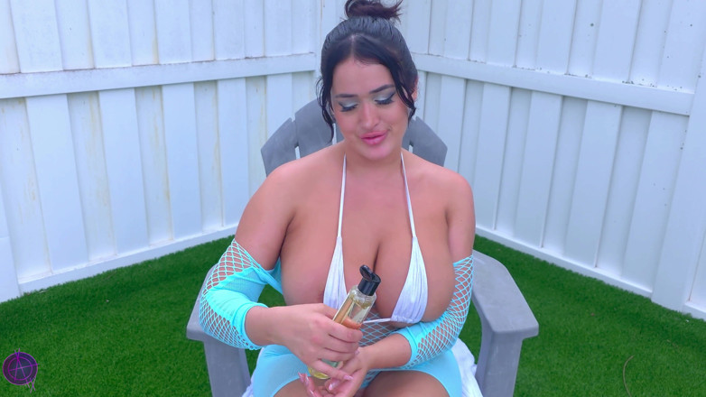 Nicky Rebel: Goon for Nia's Curves 4K