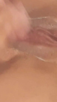 Dubur Hanya Dalam Posisi Berdiri, Mengongkek Pantat.