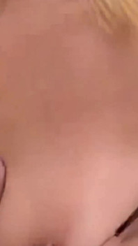 Rubia Puta Y Sucia Morena Follada En Las Tetas Y Corrida