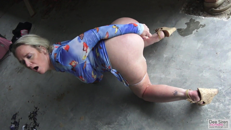 Siren XXX Studios: PAWG รู้สึกเงี่ยนจัด