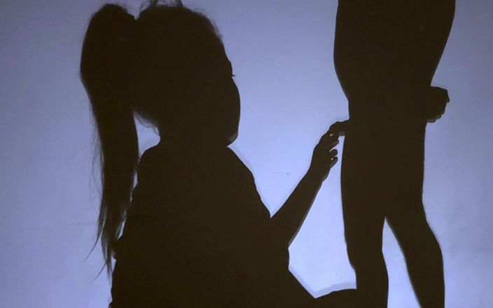 Aria Mia: Heiße stiefmutter hilft mir beim abspritzen, aber ich unkontrolliert meinen...