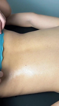 Urut asmr pertama saya: melepas ketegangan awek pemalu