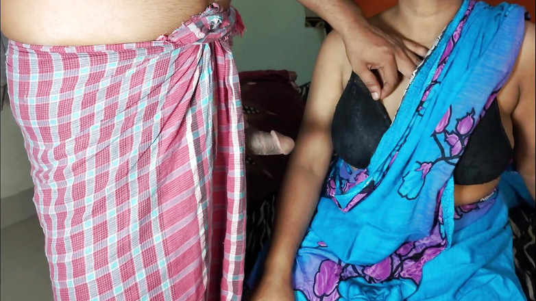 BanglaSexy24: Echte deshi bhabhi bekommt zum ersten mal großen schwanz