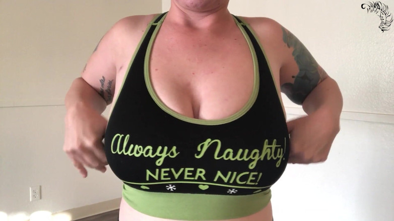 Nikki's Fetishes: Bouncing My Boobs in Sports Bras