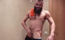 TheBeardedMaster: Tata uwielbia wąchać się po treningu.