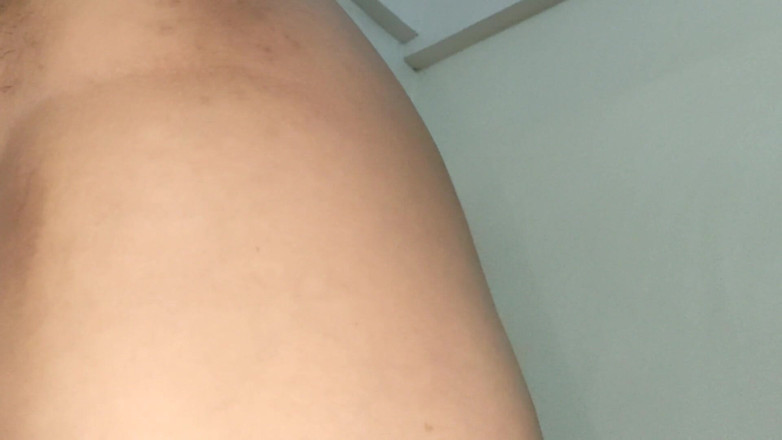 Malibogxxx05: 当 kumpare 在浴室时从 kumare 偷鸡巴