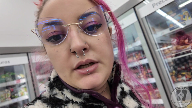 All You Can Fetish: Gordinha arrota no supermercado exibição pública embaraçosa