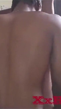親友たちがヒジャブ姿の巨大な黒いペニスとセックス