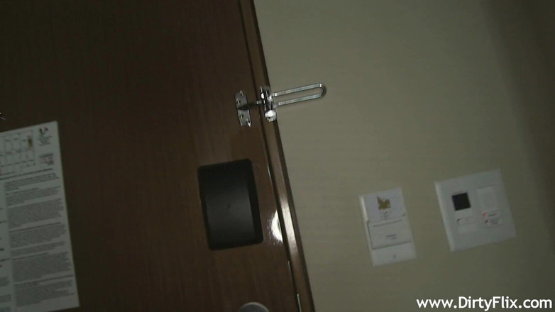 Private Casting X: Đập một con phun nước nghịch ngợm