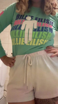 I Have a Beautiful Figure and Beautiful Hair, I Dance and Show off My Figure!