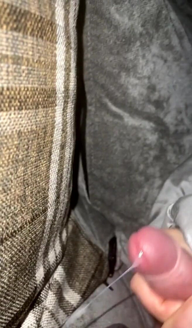 jay jenson: A avut o masturbare pe canapeaua colegii mei nu a...