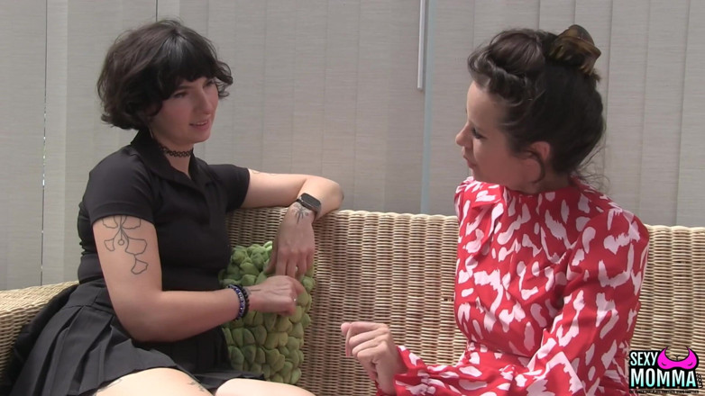 Sexy Momma XXX: Kiki Turns to Step Stepmom Amica for Advice!
