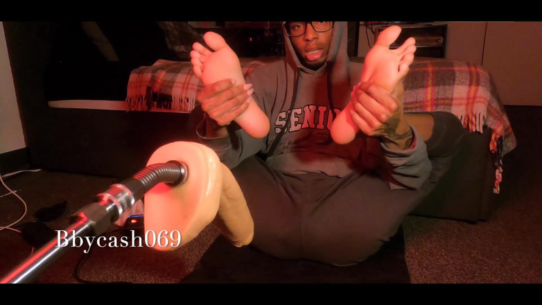 Bbycash 69: Šťastný pátek, Chtěl jsem zkusit něco nového, obsah nohou moudrý...