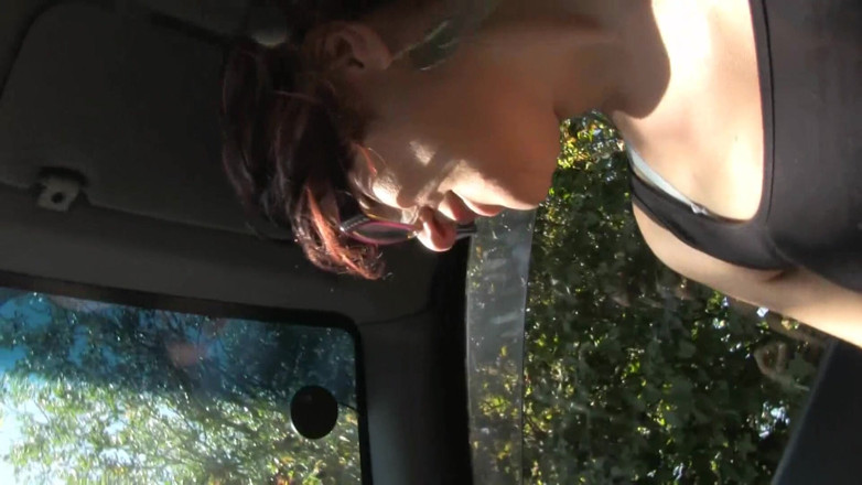 Popp Sylvie: Sex in my car with my car