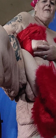 Naked in Hearts That When the Nasty Fun Starts