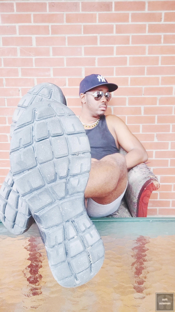 Soft Soleman: Entferne meine schuhe im Solarium (2026)
