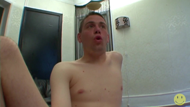 French Amateur Porn: Horny couple from Paris suburbs