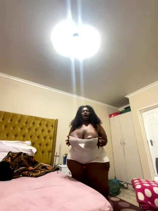 Legendary Booty Overdose: Awek montel gergasi striptis &amp; melancap