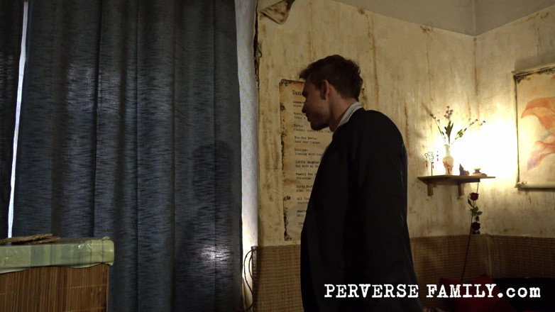 Perverse Family: Perverse Family 4 (season 1): Sandra´s Sexy Service