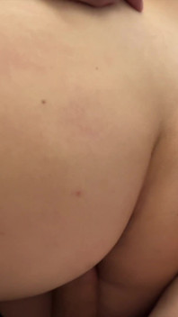 Usato il corpo della sua sorellastra - sborra sul viso