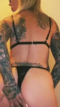 Bum Wiggle Xx