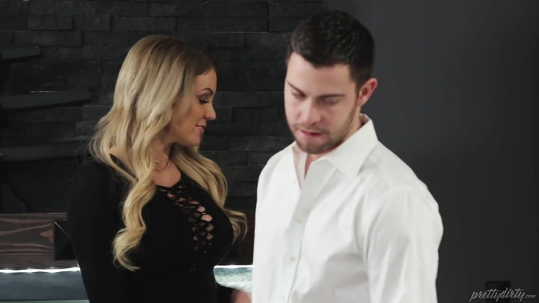 Adult Time: Sexy Kenzie Taylor Fucks the Hot Detective During Interrogation