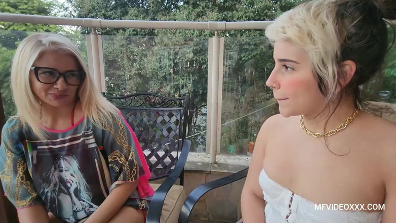 MF Lesbian: 내 보지를 핑거링하고 핑거링하는 걸레년