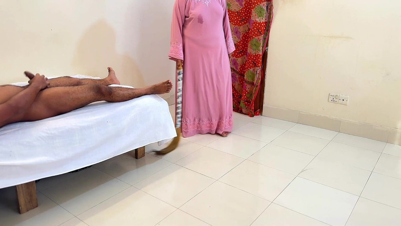 Aria Mia: Hotell svepande tjej fångade mig ryckandes av då jag överraskar att...