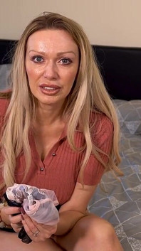 Amber Jayne - Micuța care fură chiloți