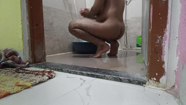LovedSunsine1990: Ragazzi, ti piace il mio bagno nudo.