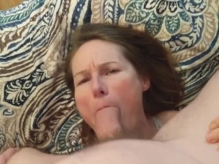 Team Jerica: Команда Jerica трахает ее рот и кормит ее моей спермой, пока она трогает себя - видео от первого лица