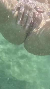 Nicht-meerjungfrau Big-ass Teen Lina Abgefickt Im Urlaub (unterwasser-sex)
