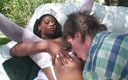 Black Jass: O asistentă negresă cu țâțe mari este futută în aer liber de...