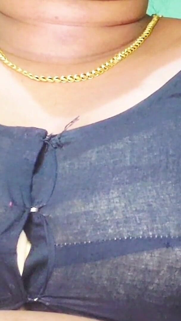 Desi Mohini: Mẹ kế nóng bỏng gợi cảm, Kavita Ki Chuday